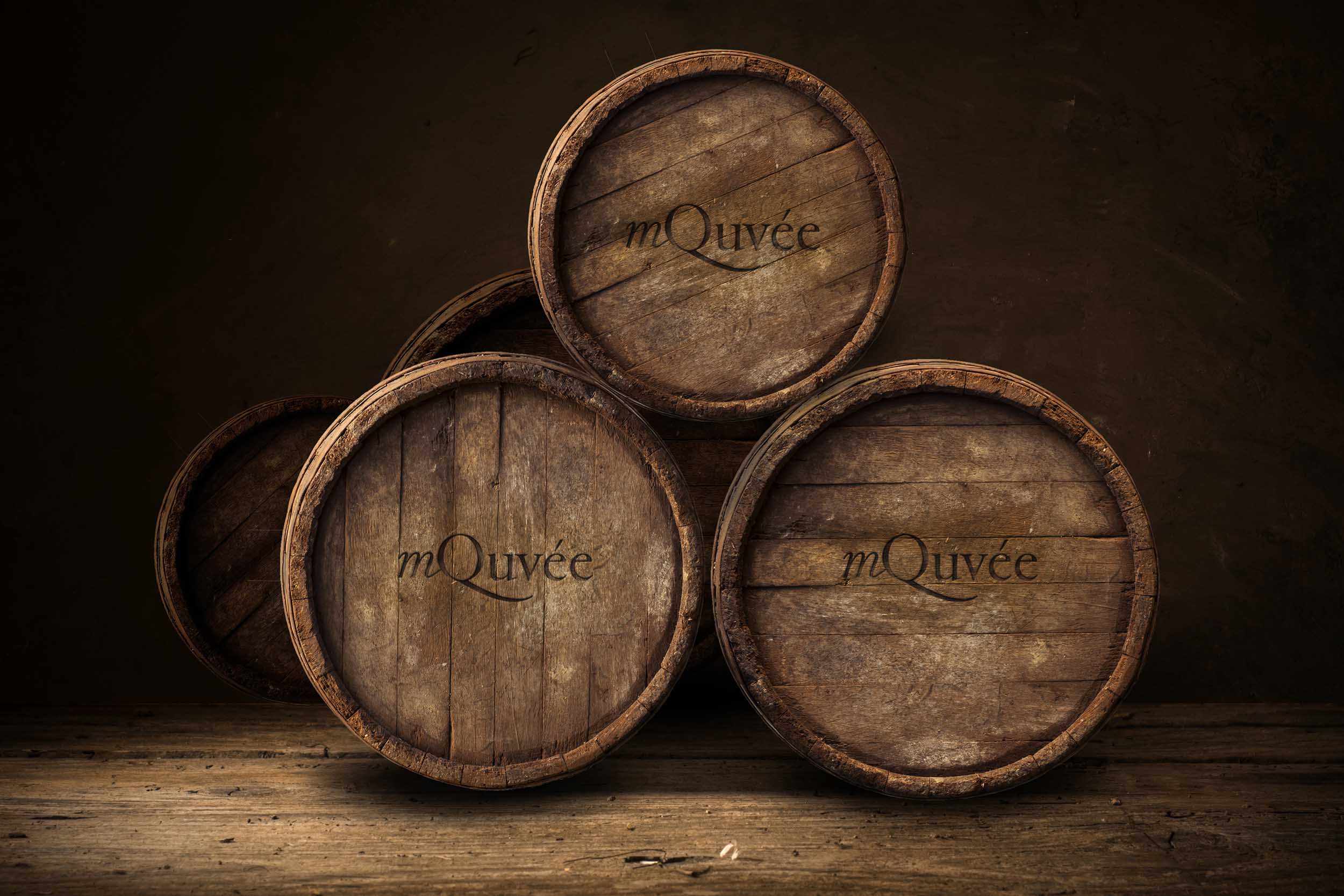 mquvee-wine-barrel-logo